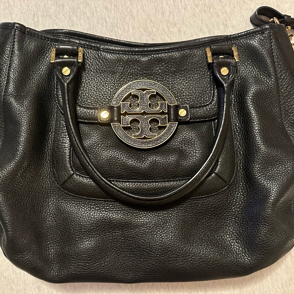 Tory Burch Amanda crossbody bag.